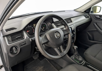 Подержанный автомобиль Skoda Rapid Liftback 2019 года (16 фото)