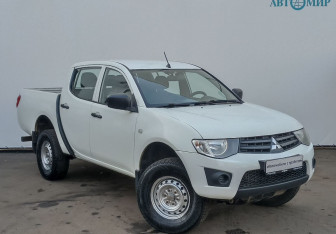 Подержанный автомобиль Mitsubishi L200 2013 года (3 фото)
