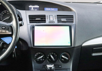 Подержанный автомобиль Mazda 3 Sedan 2013 года (10 фото)