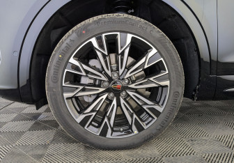 Новый Hongqi HS5 2025 (7 фото)