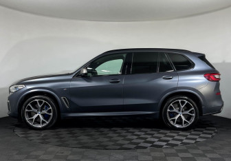 Подержанный автомобиль BMW X5 2018 года (5 фото)