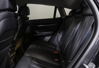 Подержанный автомобиль BMW X6 2017 года (13 фото)