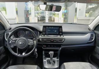Подержанный автомобиль Kia Seltos 2020 года (12 фото)
