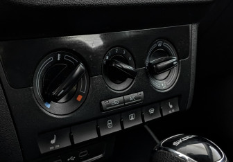 Подержанный автомобиль Skoda Rapid Liftback 2021 года (21 фото)