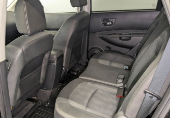 Подержанный автомобиль Nissan Qashqai+2 2011 года (11 фото)