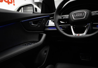 Подержанный автомобиль Audi SQ8 2024 года (16 фото)