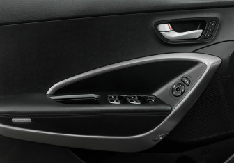 Подержанный автомобиль Hyundai Santa Fe 2014 года (13 фото)