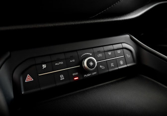 Подержанный автомобиль Haval F7 2020 года (27 фото)