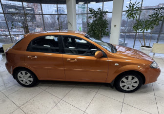 Подержанный автомобиль Chevrolet Lacetti Hatchback 2008 года (4 фото)