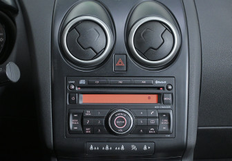 Подержанный автомобиль Nissan Qashqai 2007 года (13 фото)