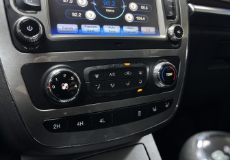 Подержанный автомобиль JAC T6 2022 года (16 фото)