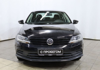 Подержанный автомобиль Volkswagen Jetta Sedan 2015 года (2 фото)