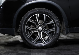 Подержанный автомобиль Mitsubishi Outlander 2014 года (25 фото)