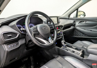 Подержанный автомобиль Hyundai Santa Fe 2019 года (16 фото)