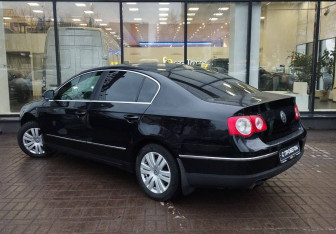 Подержанный автомобиль Volkswagen Passat Sedan 2008 года (6 фото)