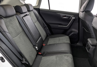 Новый Toyota RAV4 2025 (12 фото)