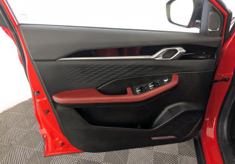 Подержанный автомобиль Geely Coolray 2024 года (19 фото)