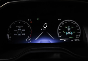 Подержанный автомобиль Toyota Avalon 2022 года (16 фото)