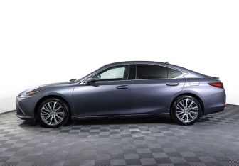 Подержанный автомобиль Lexus ES 2021 года (8 фото)