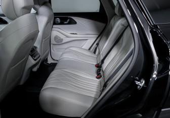 Подержанный автомобиль Exeed RX 2023 года (10 фото)