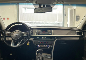 Подержанный автомобиль Kia Optima Sedan 2018 года (11 фото)
