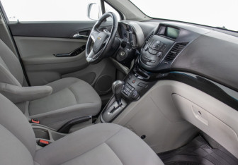Подержанный автомобиль Chevrolet Orlando 2013 года (9 фото)