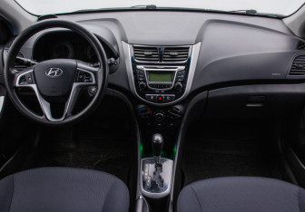 Подержанный автомобиль Hyundai Accent Sedan 2011 года (13 фото)