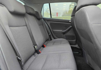 Подержанный автомобиль Volkswagen Golf Hatchback 2007 года (11 фото)