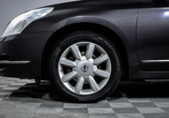 Подержанный автомобиль Nissan Teana 2009 года (9 фото)