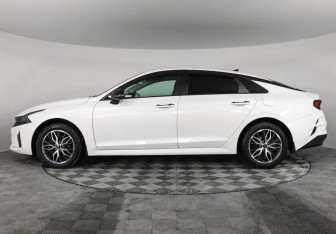 Подержанный автомобиль Kia K5 2020 года (8 фото)
