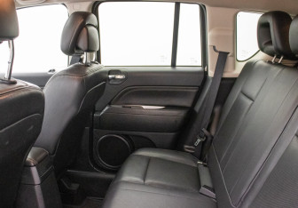 Подержанный автомобиль Jeep Compass 2013 года (11 фото)