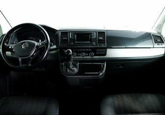 Подержанный автомобиль Volkswagen Multivan 2017 года (9 фото)