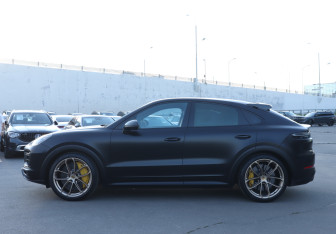 Подержанный автомобиль Porsche Cayenne 2021 года (8 фото)