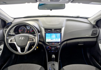 Подержанный автомобиль Hyundai Solaris Sedan 2012 года (14 фото)
