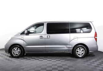 Подержанный автомобиль Hyundai Grand Starex 2013 года (8 фото)