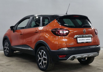 Подержанный автомобиль Renault Kaptur 2018 года (7 фото)