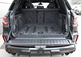 Подержанный автомобиль BMW X5 M 2021 года (10 фото)