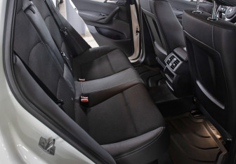 Подержанный автомобиль BMW X4 2017 года (12 фото)