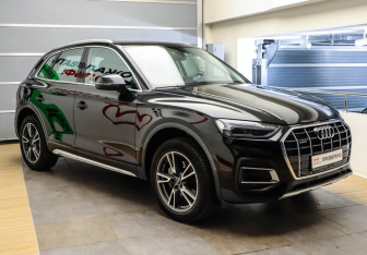 Подержанный автомобиль Audi Q5 2022 года (3 фото)