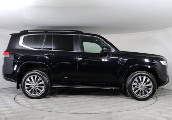 Подержанный автомобиль Toyota Land Cruiser Suv 2023 года (4 фото)