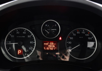 Подержанный автомобиль Peugeot Partner 2022 года (7 фото)