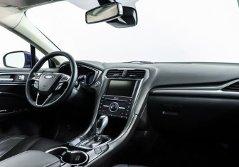 Подержанный автомобиль Ford Mondeo Sedan 2015 года (5 фото)