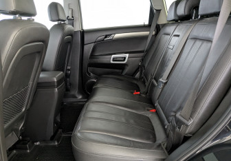 Подержанный автомобиль Opel Antara 2014 года (12 фото)