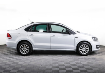 Подержанный автомобиль Volkswagen Polo Sedan 2018 года (4 фото)