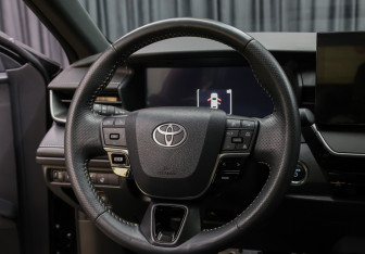 Подержанный автомобиль Toyota Camry Sedan 2024 года (15 фото)