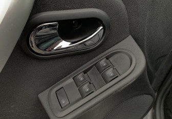 Подержанный автомобиль Nissan Terrano 2019 года (12 фото)