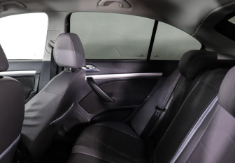Подержанный автомобиль Skoda Octavia Liftback 2009 года (9 фото)