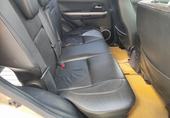 Подержанный автомобиль Suzuki Grand Vitara 2006 года (10 фото)