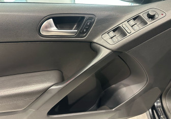 Подержанный автомобиль Volkswagen Tiguan 2013 года (17 фото)