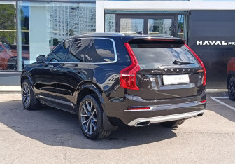 Подержанный автомобиль Volvo XC90 2015 года (7 фото)